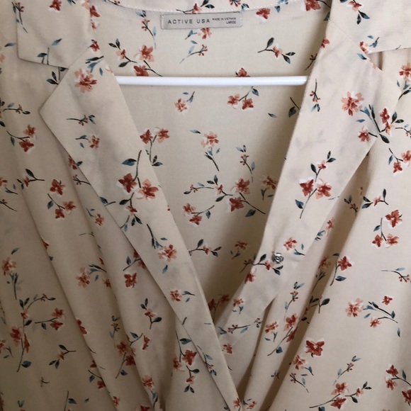 Top - Picture 3 of 5